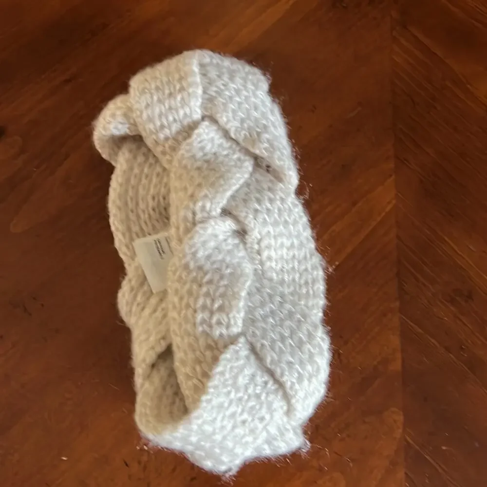 H&M Cream Acrylic Knit Headband Ear warmer